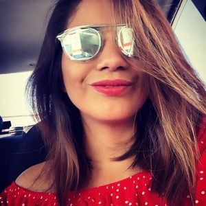 Meet your Posher, Ana